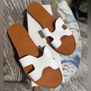 White Slip-on Slide Sandals - 9